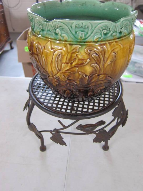 Decorative Pot & Metal Stand