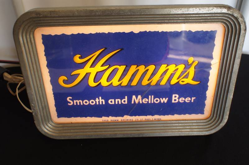 lot 1 image: Hamms Reverse on Glass Sign