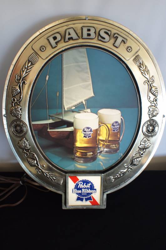 lot 4 image: Pabst Lighted Sign with Sailboat