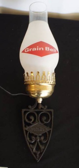 lot 14 image: Grain Belt Lamp Light