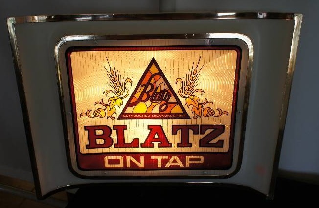 lot 34 image: Blatz Beer On Tap Lighted Sign