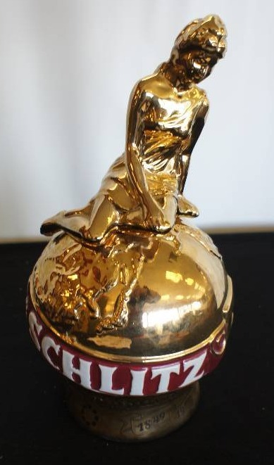 lot 52 image: Schlitz Brewing 1974 Decanter Ceramarte 125 year Anniversary