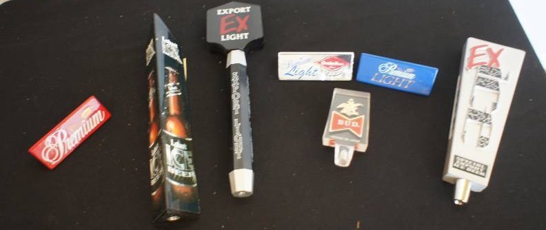 lot 68 image: Lot of 8 Tap KnobsHandles