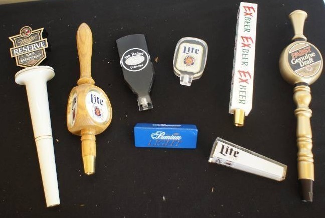 lot 69 image: Lot of 8 Tap KnobsHandles