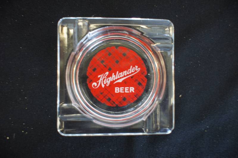 lot 119 image: Highlander Beer Square Glass Ashtray