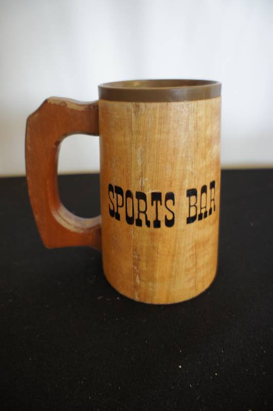 lot 129 image: Hamms Wooden Mug with Plastic Liner