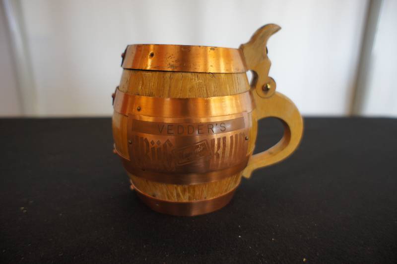 lot 130 image: Hamms Krug Klub Wooden Mug with Brass Bands