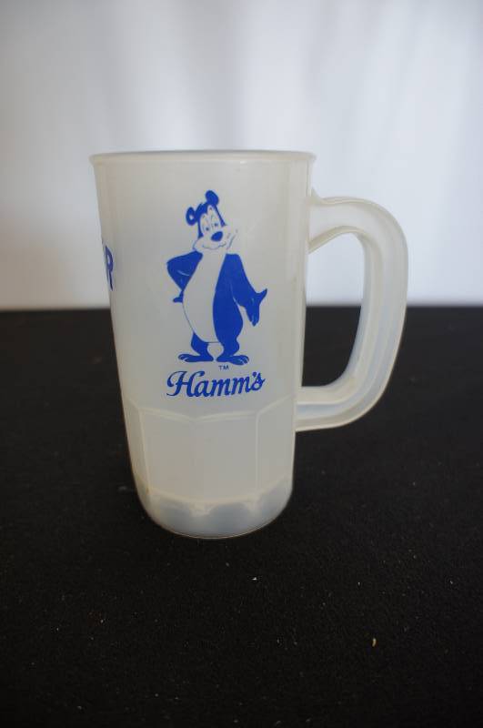 lot 131 image: Hamms Plastic Mug