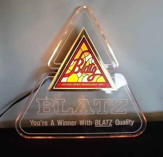 lot 132 image: Blatz Beer Triangle Shaped Lighted Sign