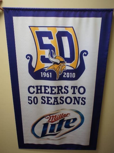 lot 134 image: Minnesota Vikings Miller Lite Silk Banner