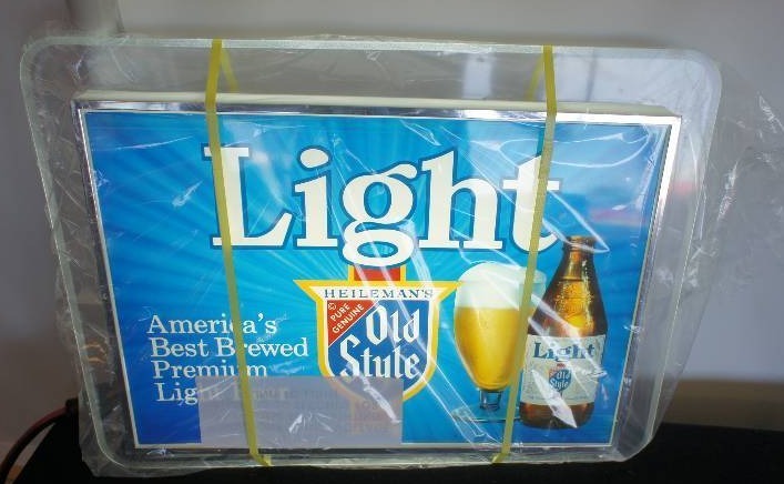 lot 139 image: Old Style (Heilmans) Light