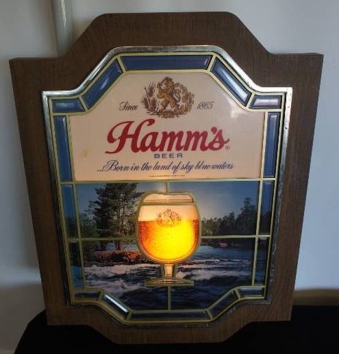 lot 140 image: Hamms Beer Mug Lighted Sign