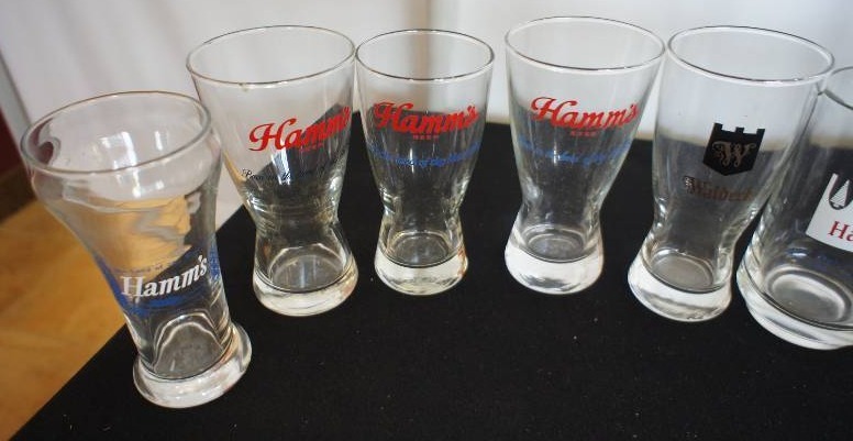 lot 148 image: Lot of 11 Hamms GlassesMugs