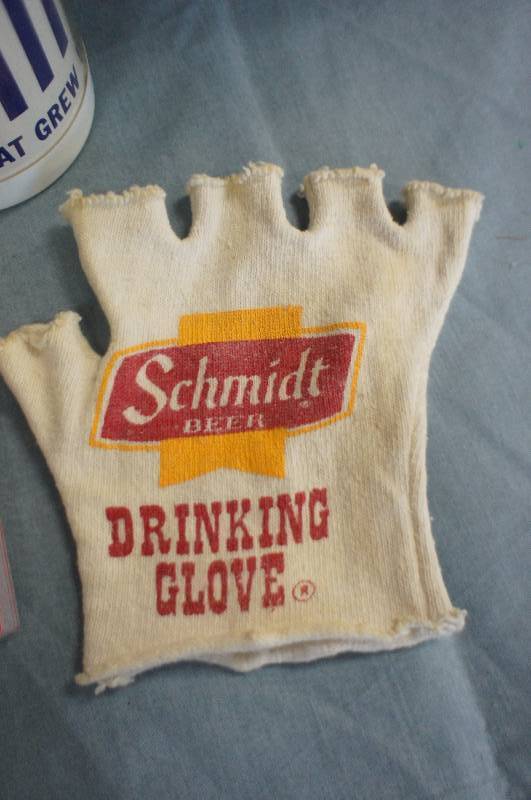 lot 151 image: Schmidt Beer Lot