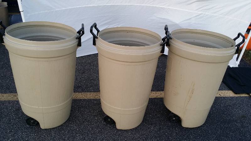 Lot of 3 Trash Cans