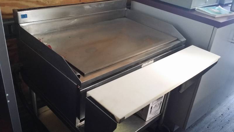 Flat Top Stainless Steel NSF Commercial Natural Gas Stove with Cutting BoardPrep Center
