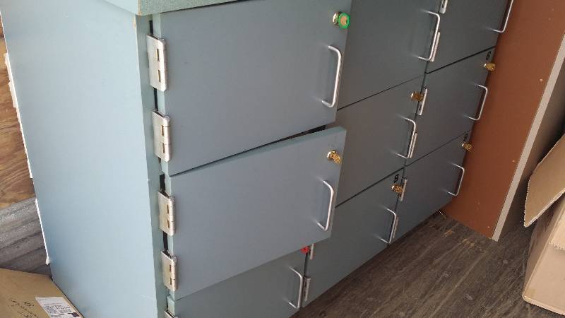 9 Door Individual Door Locking Cabinet