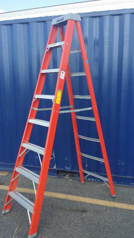 Keller 8 Fiberglass Extra Heavy Duty Professional Ladder - 300 lb. Capacity