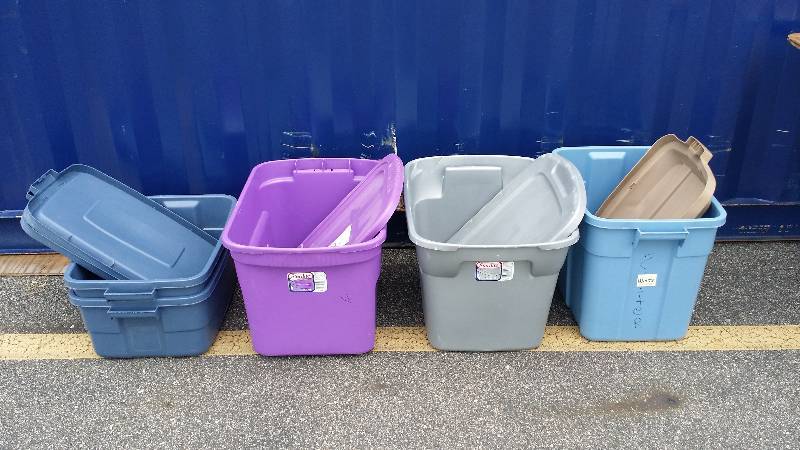 Lot of 5 Totes with Lids