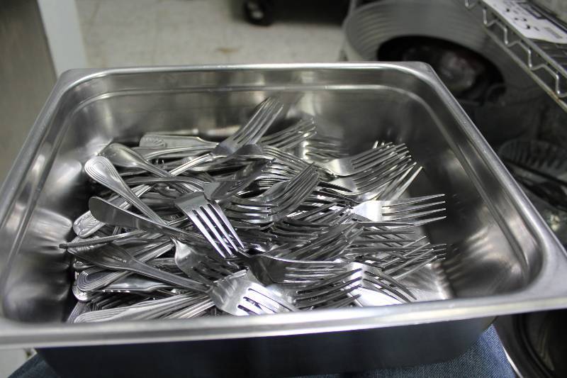 lot 527 image: Stainless Steel Container of Metal Forks.