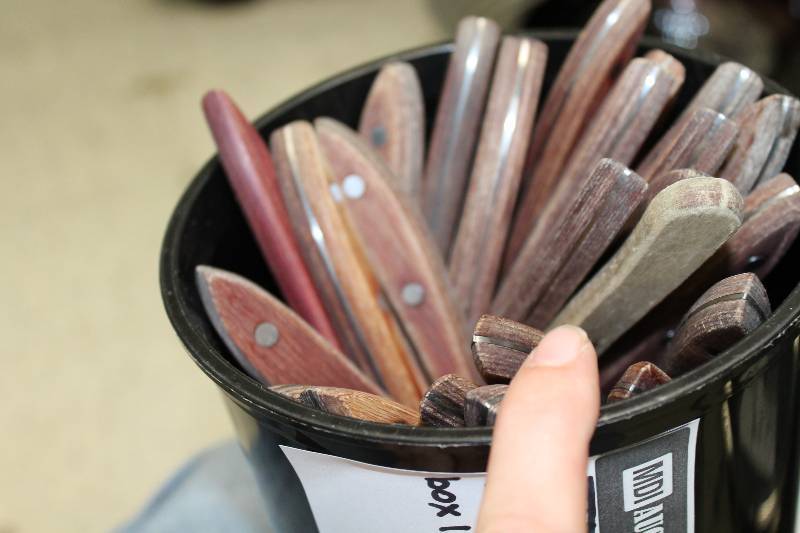 lot 533 image: Stainless Steel Container of Steak Knives wWooden Handles.