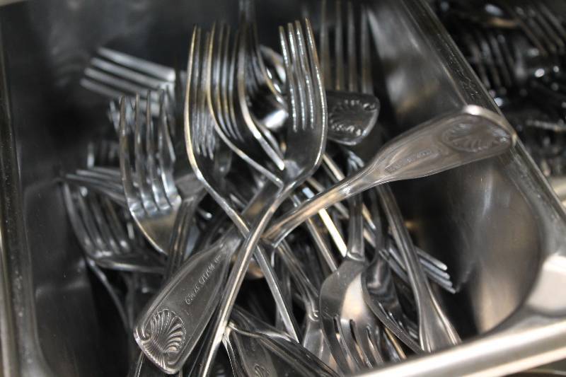 lot 531 image: Stainless Steel Container of Metal Forks.