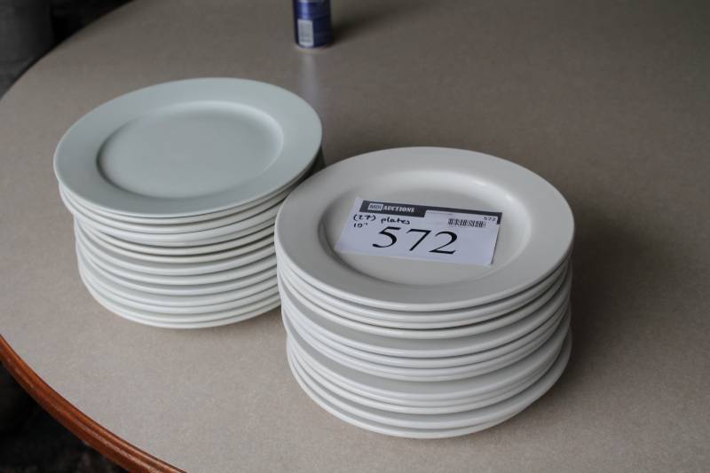 lot 572 image: Lot of (27) White Dinner Plates 10.