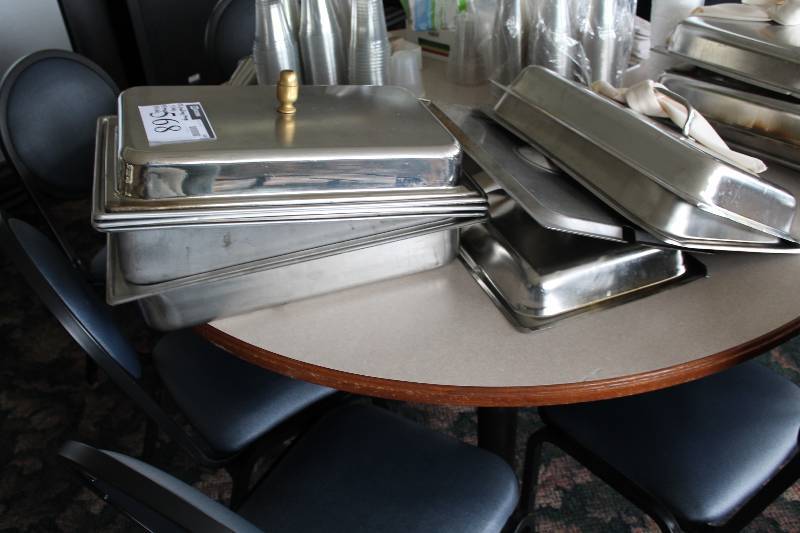 lot 568 image: Lot of (8) Stainless Steel Chafing Trays & lids Trays (4) Lids (4).