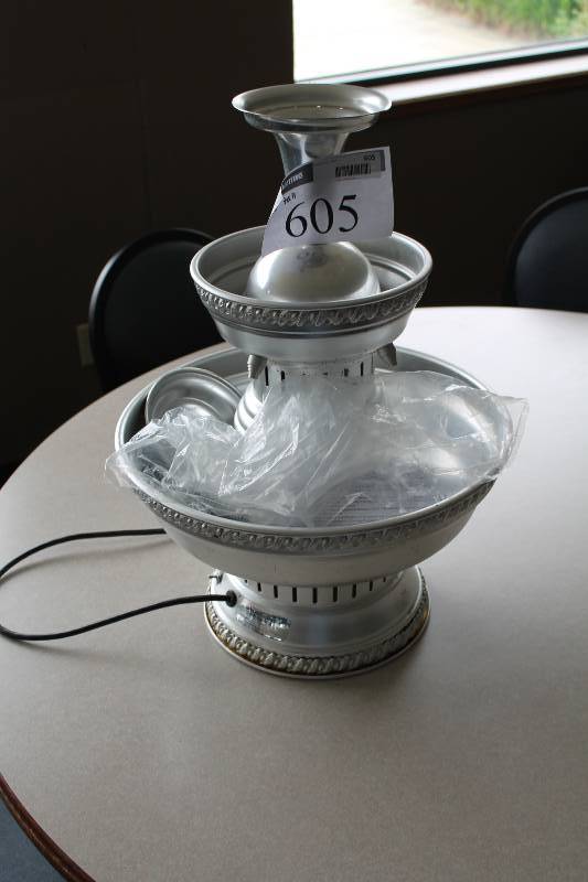 lot 605 image: Fondue Fountain wCord Stainless Steel Style 26 Height.
