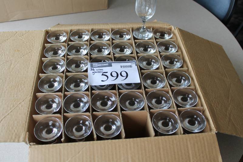 lot 599 image: Lot of (36) Sysco Manhattan Glasses 36 x 6.5oz.