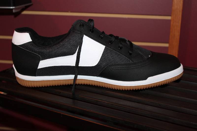 lot 355 image: Footjoy Greenjoys Golf Shoe BlackWhite Size 12.