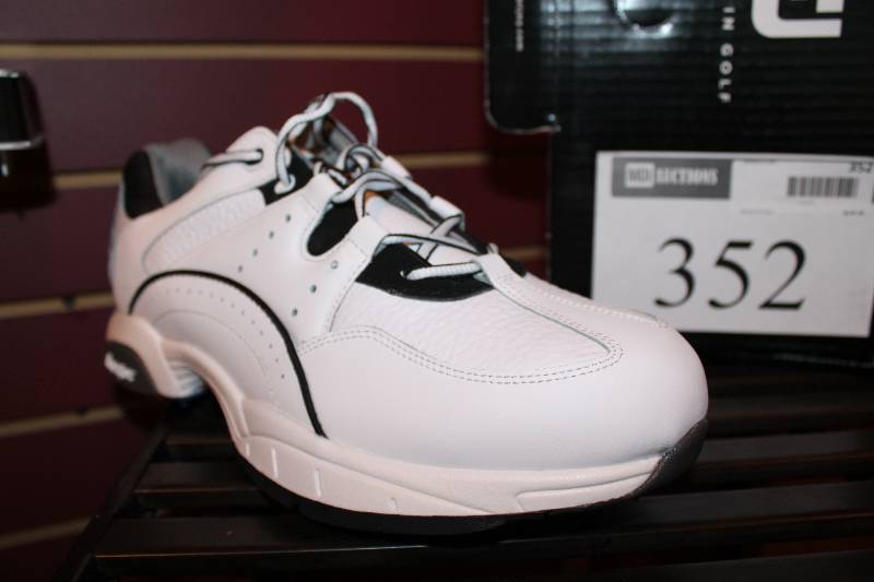 lot 352 image: Footjoy Superlites  Golf Shoes Size 12.