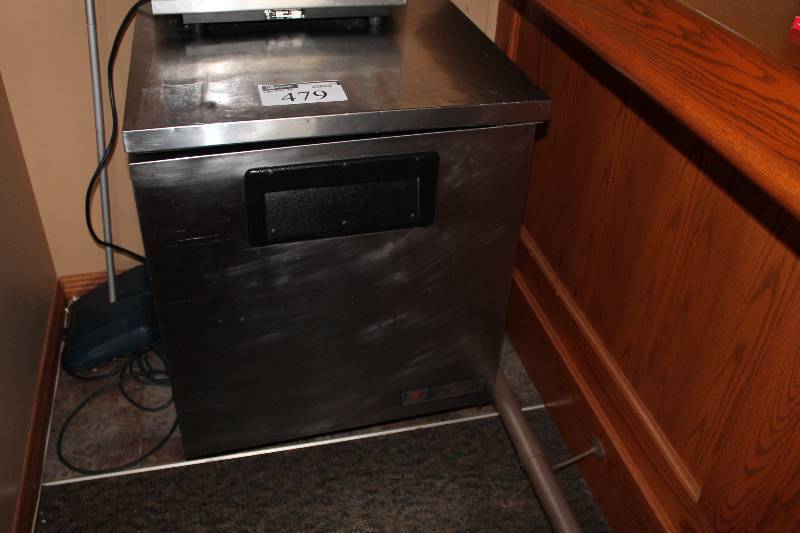 lot 479 image: True Commercial Refrigerator Model TUC-27 Stainless Steel 28 x 30 x 35.