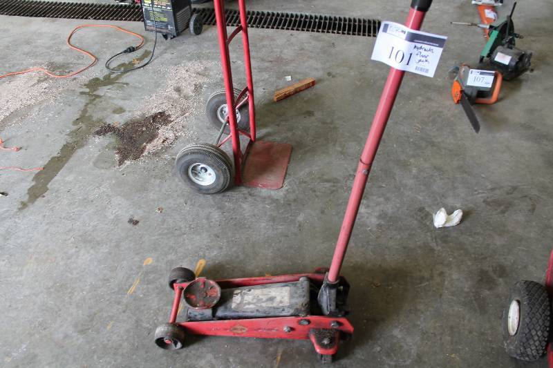 lot 101 image: Hydraulic Floor Jack wPump Handle.