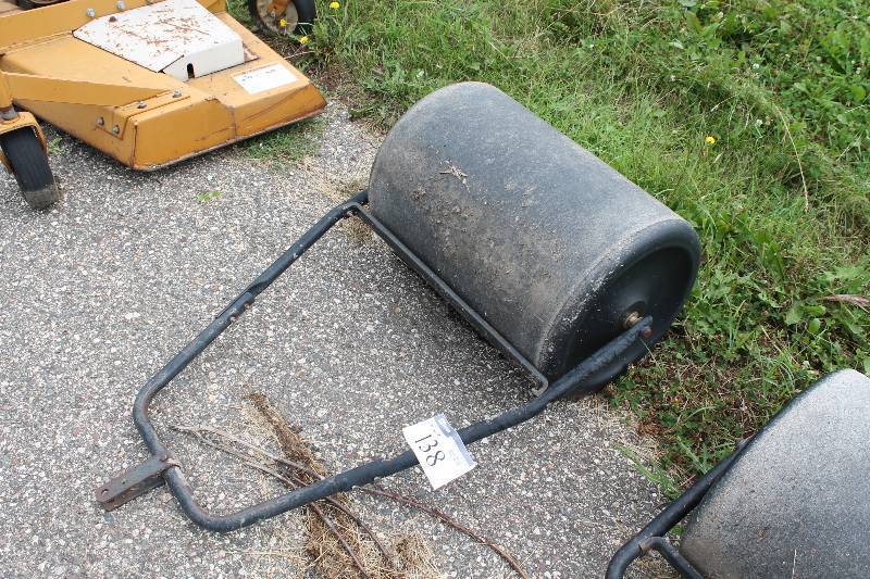 lot 138 image: Steam-Roller Pull Behind Leveler wWheel & Mount 26 Width.