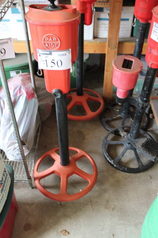 lot 150 image: Lot of (2) Deluxe Par Aide Ball Cleaners 51 Height RedBlack.