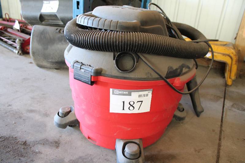 lot 187 image: Crafstman Wet-Dry Vacuum wHose & Cord.