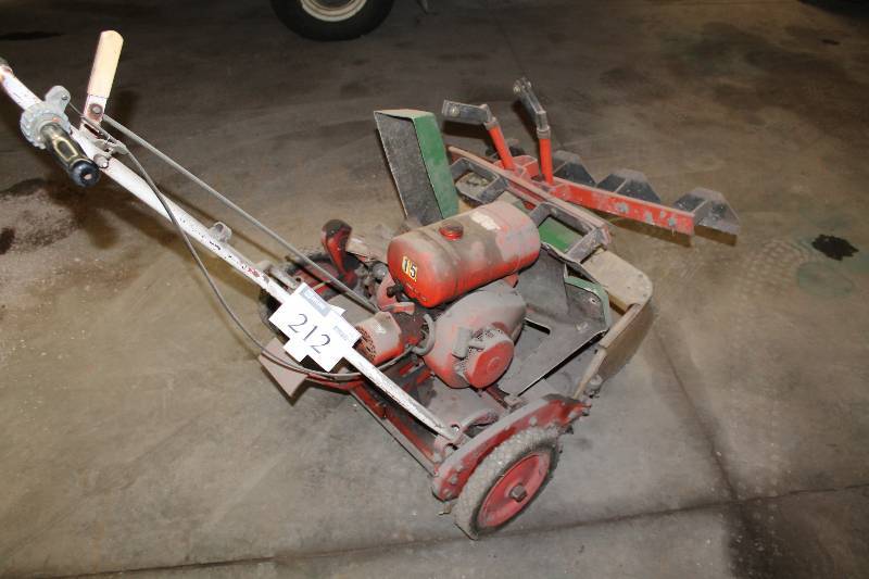 lot 212 image: Jacobson MFG. Co. Serial Number 622087603.