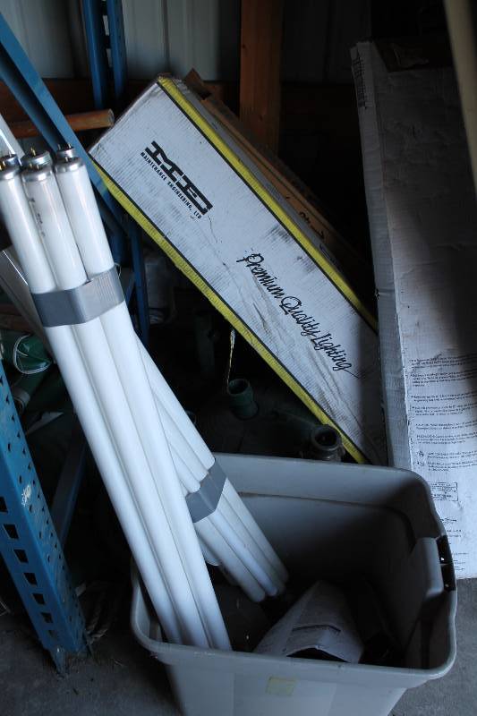 lot 268 image: Corner Lot of Fluorscent Light Bulb Tubes.