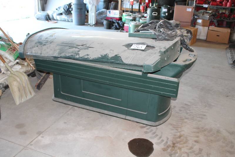 lot 263 image: Buffet Table wLower Cabinets Plastic 80 x 41 x 43.