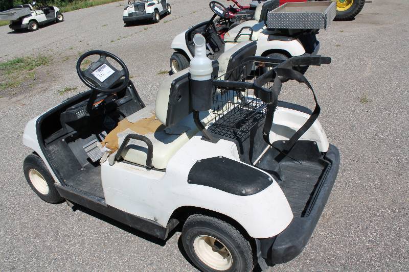 Yamaha Motor Golf Cart w/Golf Bag Holder Attachment; Model G16A; Power