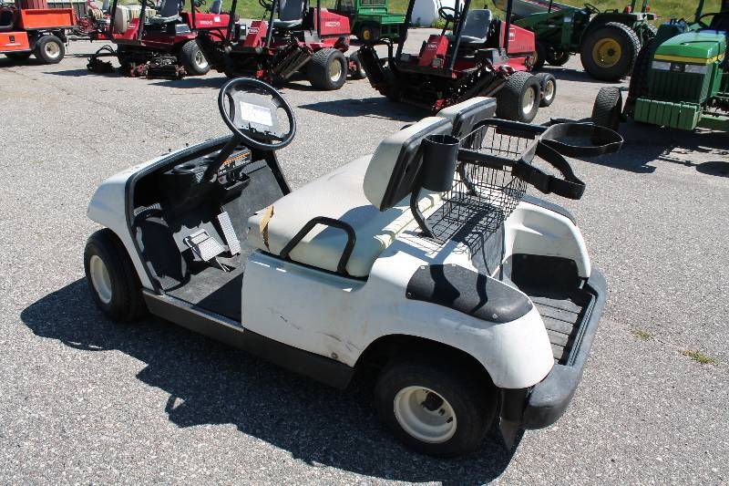 lot 19 image: Yamaha Motor Golf Cart wGolf Bag Holder Attachment Model G16A Power 7.1KW Year Manufactured 1997 296kg Dry Weight Gas Powered Tested & Operational.