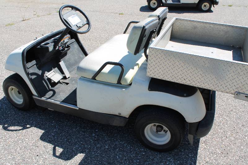 lot 17 image: Yamaha Motor Golf Cart wMetal Bin Attachment Model G16A Power 7.1KW Year Manufactured 1997 296kg Dry Weight Gas Powered Tested & Operational.