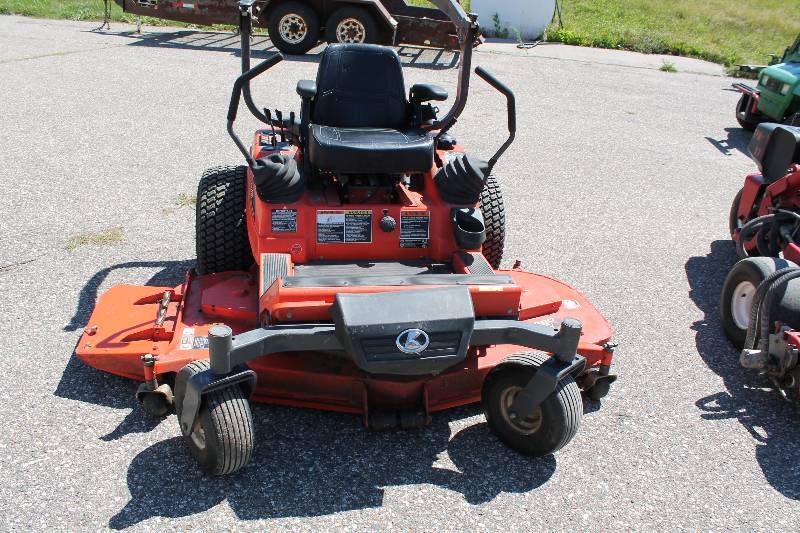 lot 8 image: Kubota ZD-28 Riding Lawn Mower Diesel Dual Control  Handles Model RCK72P-28Z Riding Seat Orange Tested & Operational.