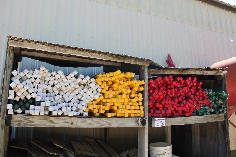 lot 47 image: Shelf Lot & Contents Including Wooden Ground Markers RedGreenYellowWhite.