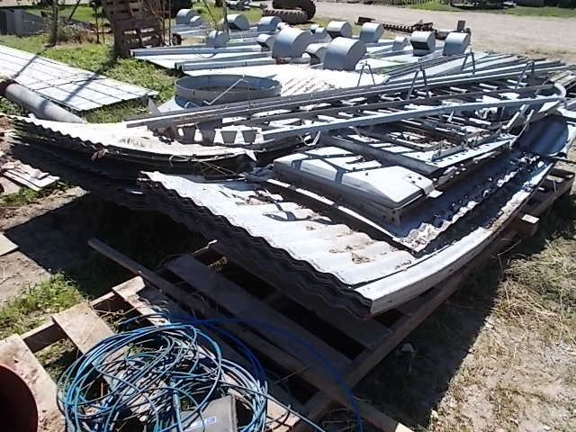 lot 32 image: JSI Grain Bin, 10,000 Bushel, Full ...
