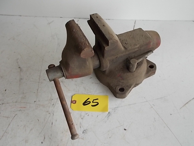 lot 65 image: Snap-On 5 Swivel Vise, Jaws are Mi...