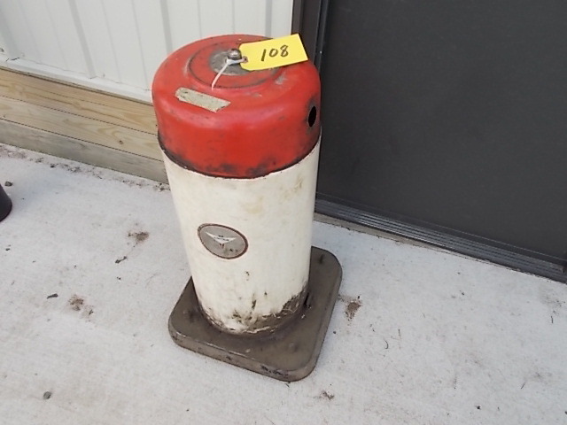 lot 108 image: Lincoln Grease Pump...