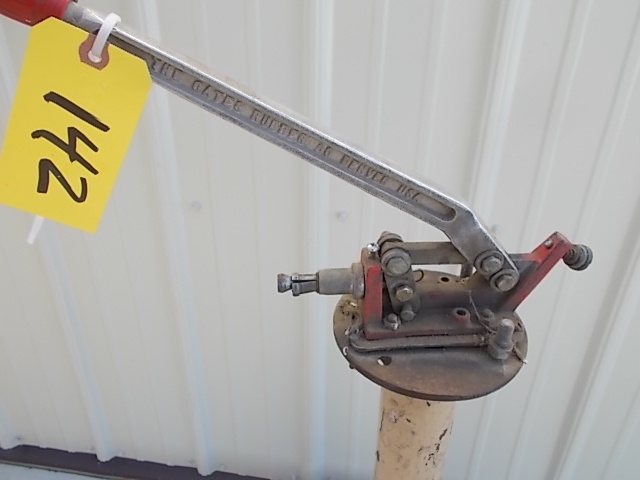 lot 142 image: Oates Rubber Lever, Cart Mounted...