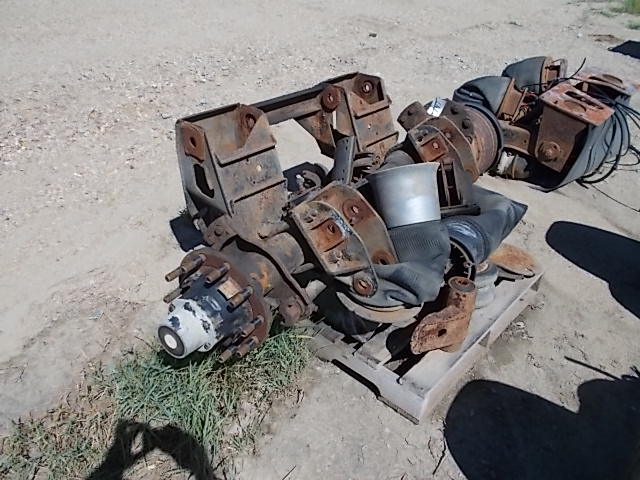 lot 147 image: Trailer Lift Axle Parts...
